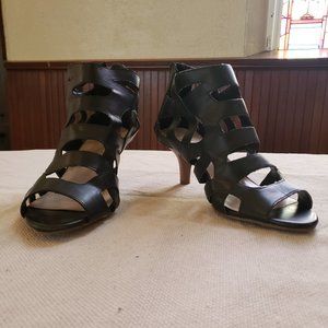 Nine & Co black open toe cut out booties black 9.5